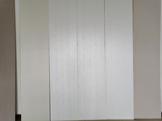 GB do fogo - painéis de parede decorativos do PVC do retardador 500x3000mm com superfície da textura